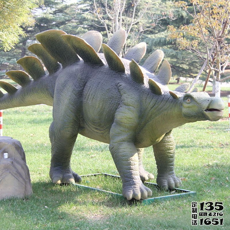 戶(hù)外草坪玻璃鋼大型仿真恐龍雕塑 戶(hù)外草坪玻璃鋼大型仿真恐龍雕塑