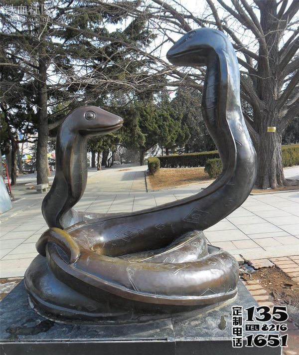 公園廣場(chǎng)大型創(chuàng)意景觀(guān)玻璃鋼仿銅蛇雕塑 公園廣場(chǎng)大型創(chuàng)意景觀(guān)玻璃鋼仿銅蛇雕塑