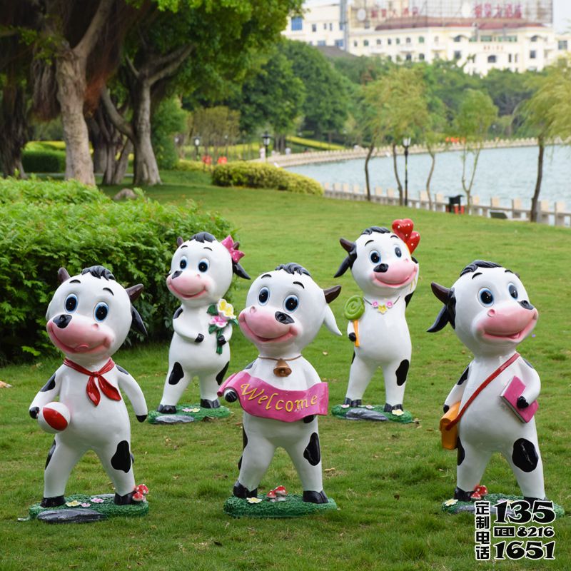 游樂場動(dòng)物園玻璃鋼卡通創(chuàng)意站立的奶牛雕塑 游樂場動(dòng)物園玻璃鋼卡通創(chuàng)意站立的奶牛雕塑