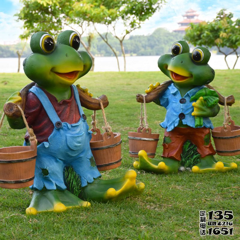 游樂場(chǎng)兩只玻璃鋼彩繪青蛙雕塑 游樂場(chǎng)兩只玻璃鋼彩繪青蛙雕塑